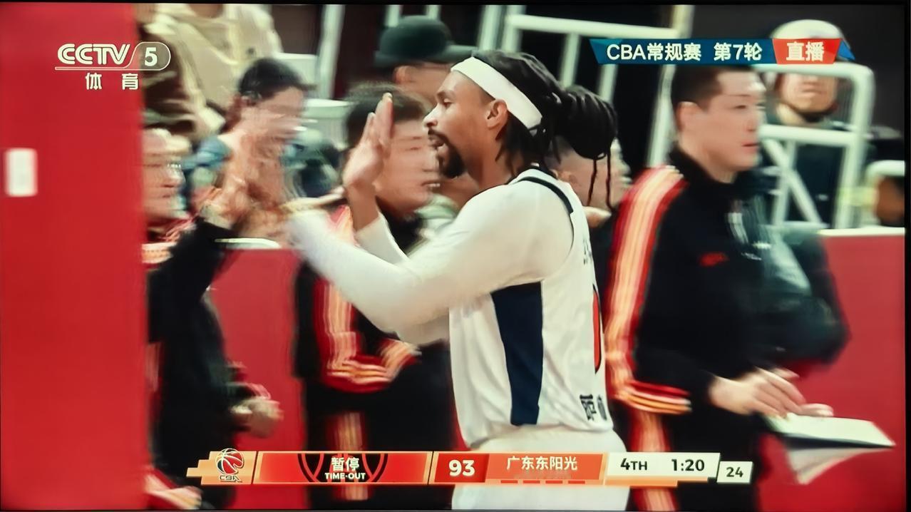 一度从领先18分缩小到3分，潘江出昏招，助广东东阳光客场险胜山西汾酒，豪取7连胜