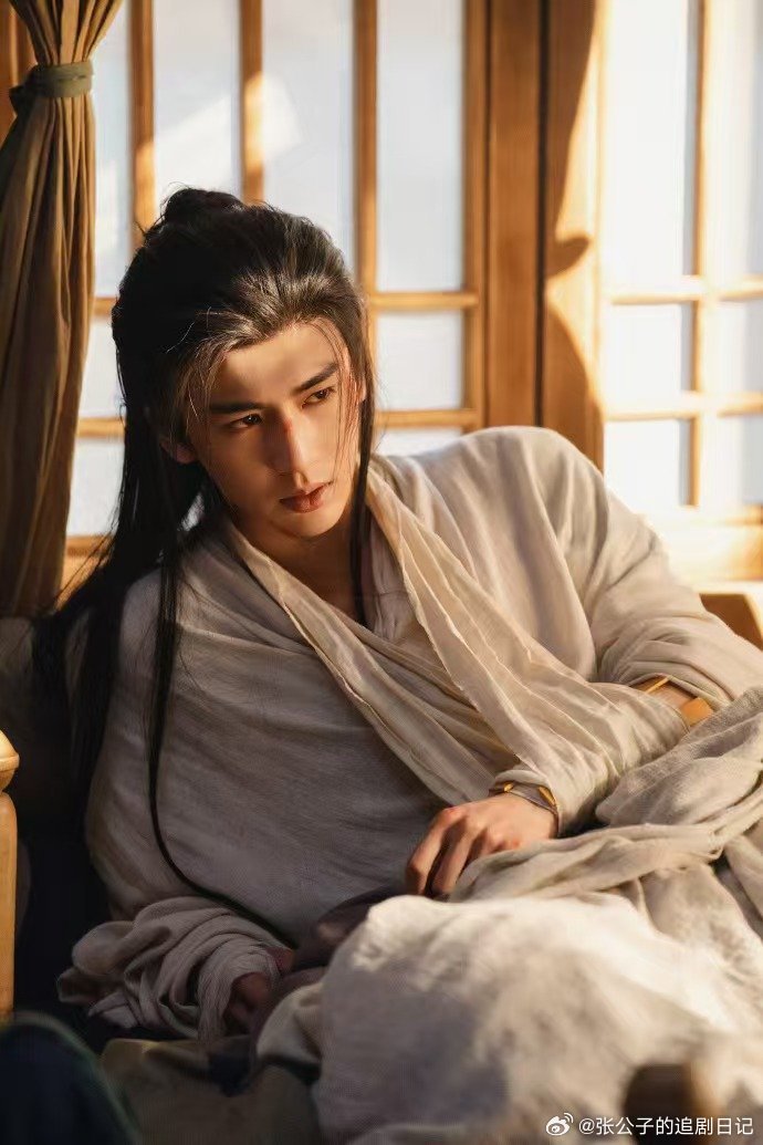 张凌赫你听听臣妾的心慌不慌张凌赫演的谢征也太会钓了吧！病榻美人、温柔体香、影子暧