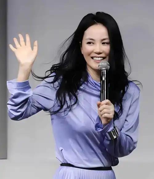 聊个大家都有共鸣的事吧，咱们平时是不是都太在意别人的眼光了？

怕吵架伤和气，怕