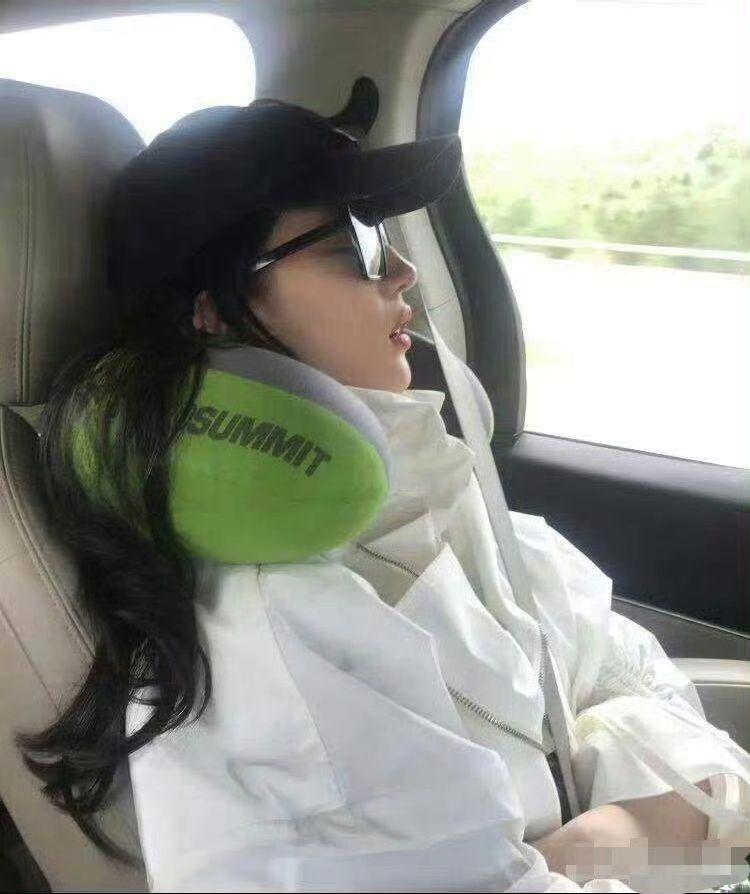 睡梦中的刘亦菲。