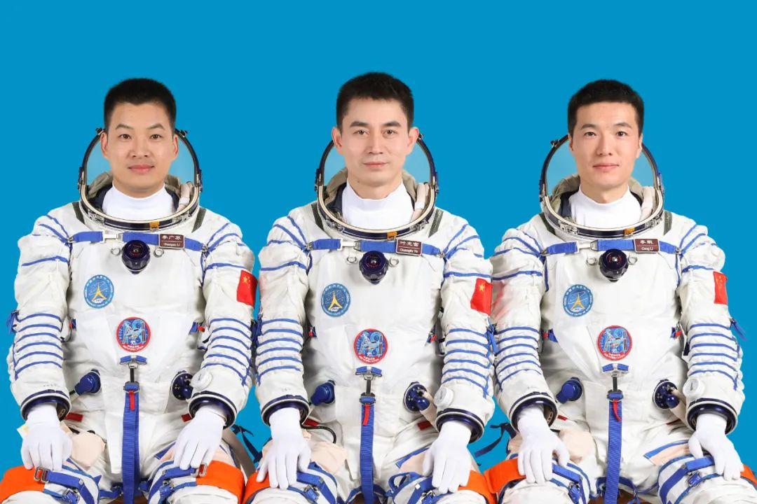 #神舟十八号发射直播# #神舟十八号今日出征#
据中国载人航天工程办公室消息，神