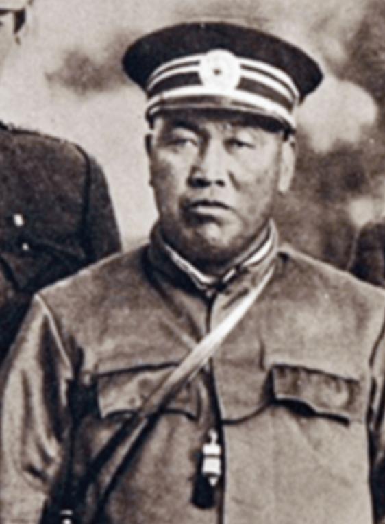 1925年，施从滨兵败被孙传芳部俘虏后，孙传芳决定立即斩决。军师杨文恺却反对，对