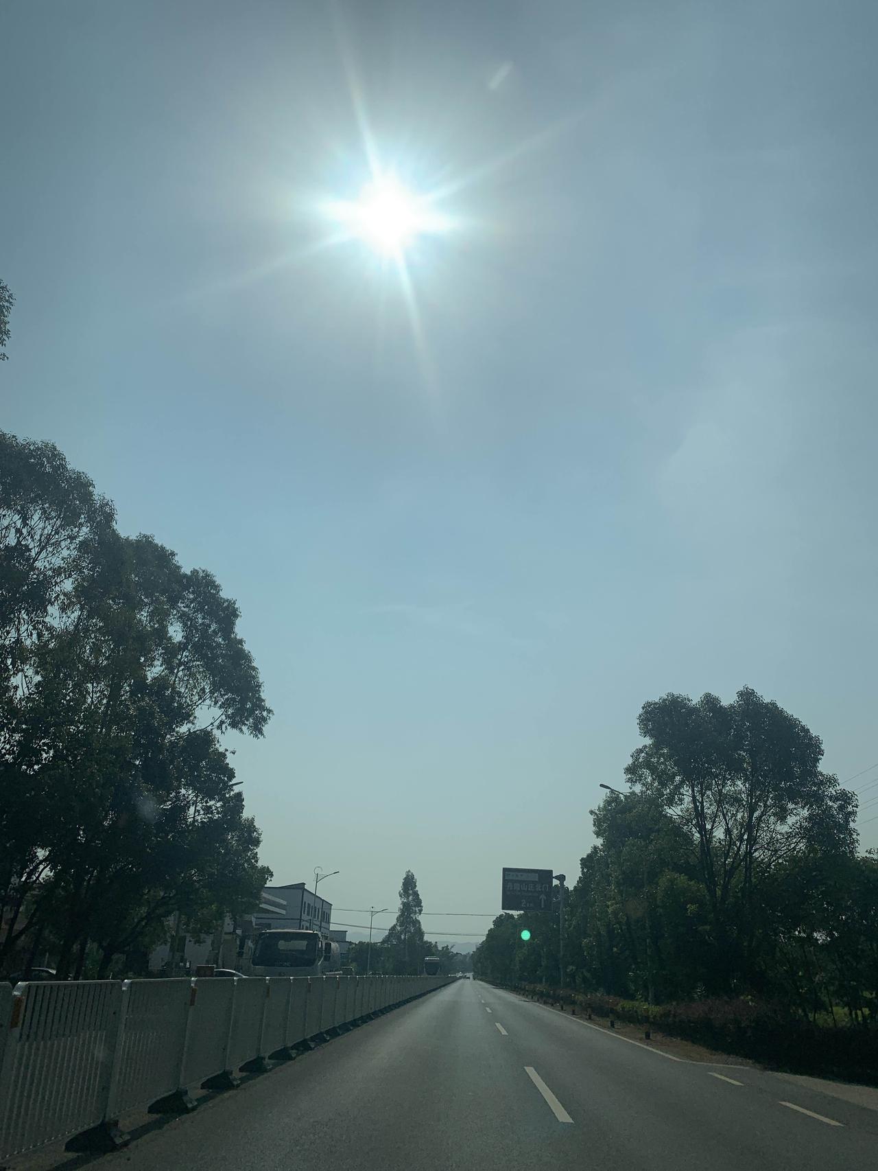 随手拍一张你所在城市的蓝天景色