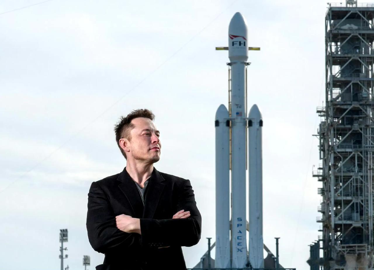 马斯克财源滚滚，第一个万亿富翁？目前有2500亿美元，每年资产增长110%。英国