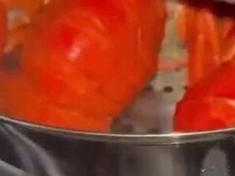 英国禁止将活龙虾投入沸水烹煮

12月22日，英国环境、食品与农村事务部发布的一