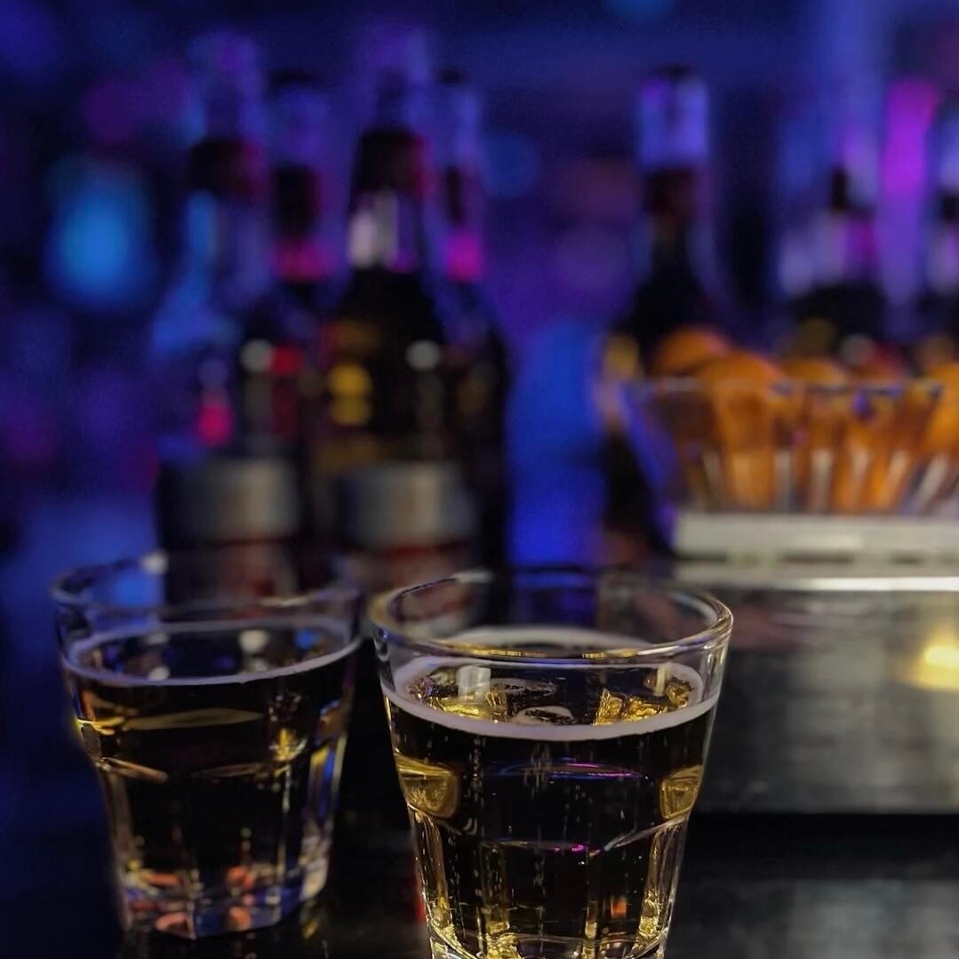 🥀 𝐬𝐦𝐢𝐥𝐞 ᡣ𐭩 ྀི✿· ฅ''         “终是酒杯