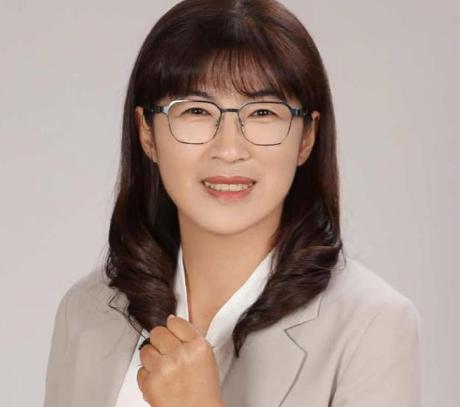 民进党参选人意外离世，宋楚瑜跳出来搅动选情，蒋万安从从容领跑到被动死守，台北铁票