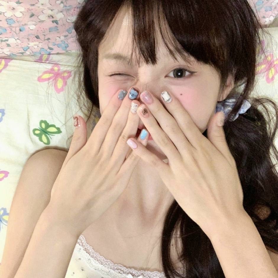 #求美少女[超话]#