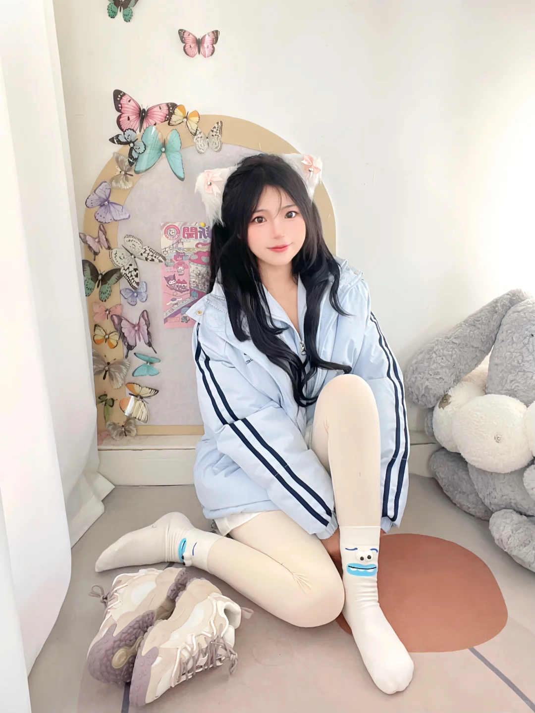 就是爱穿小白袜^