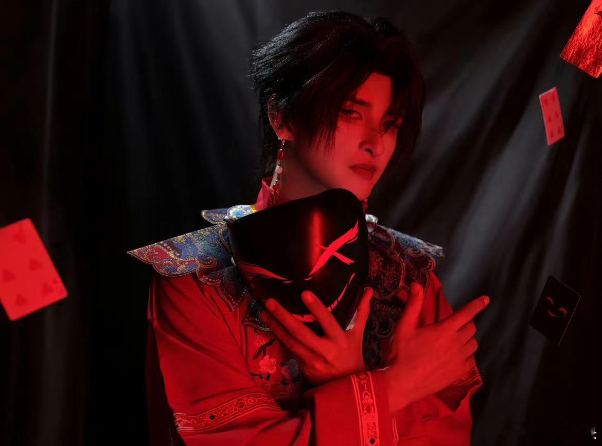 你抢不到票的歌手在漫展玩cosplay张远抢票难哭粉丝，转身在漫展cos陈！演唱