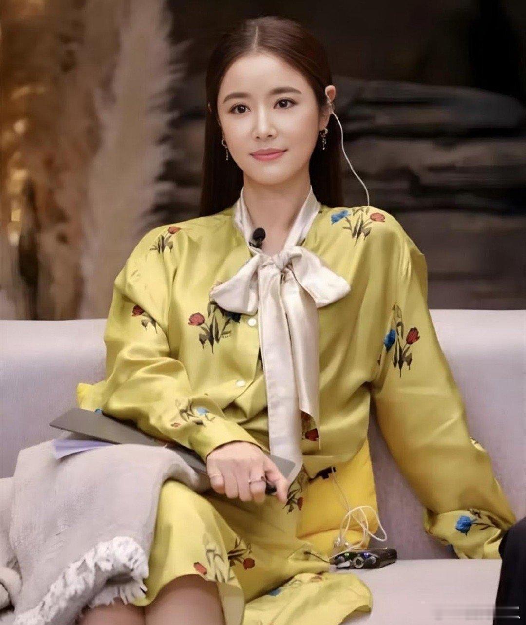 50岁林心如的身材和状态真的绝了，长期坚持锻炼的效果太明显，线条紧致又有活力，完