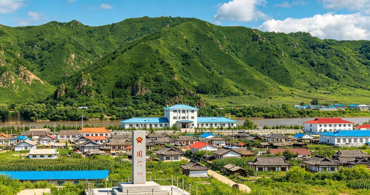 图们人在奋进中

一口一口品味着江风的咸湿，时而呼啸，时而低语。多少先辈在这片土