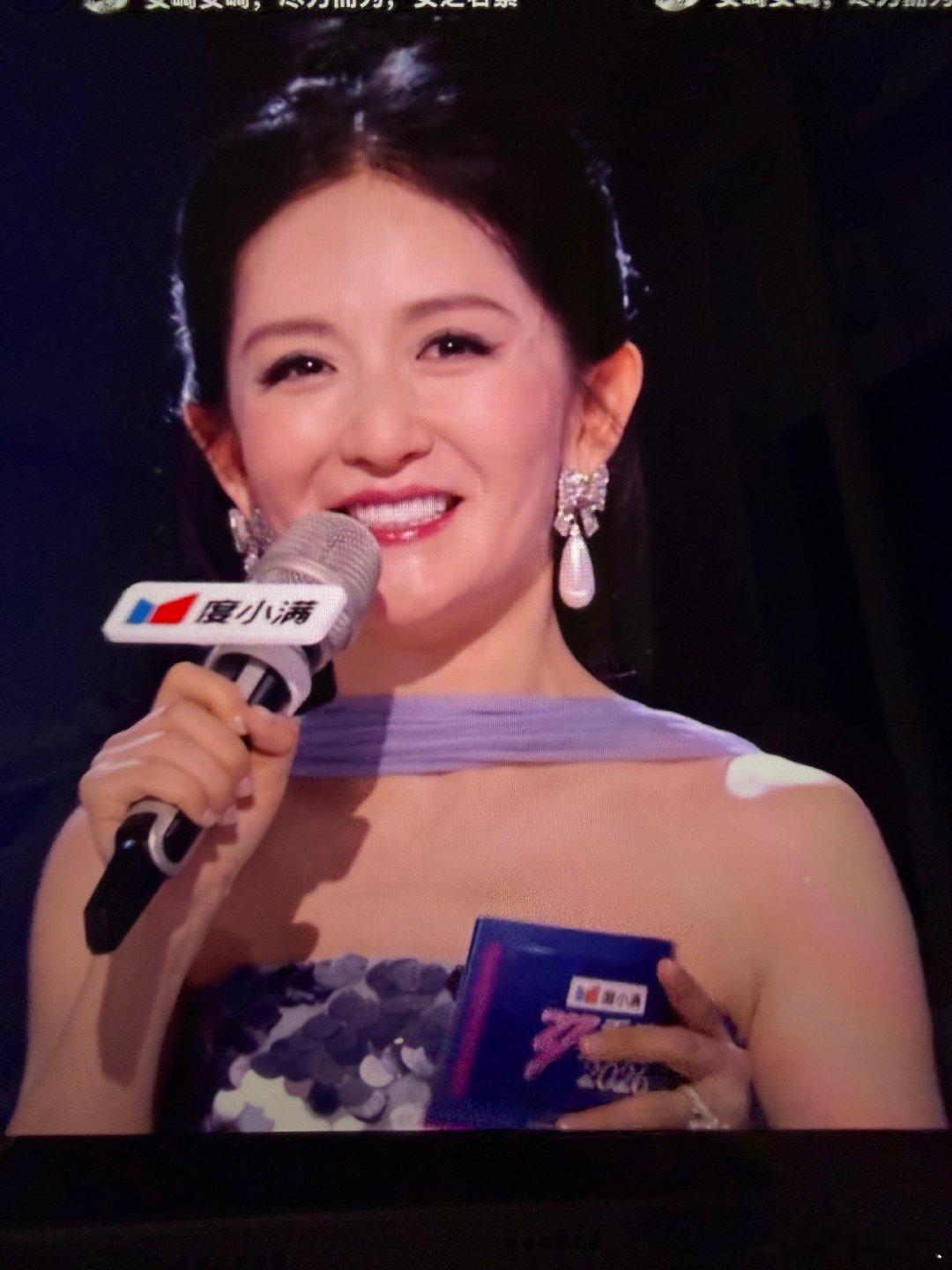 谢娜官宣巡演谢娜巡演官宣 谢娜官宣巡演，绝了 