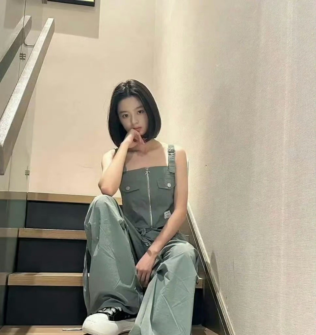黄杨钿甜房间 人家说“我的房间” 什么时候说是自己家了？难道非得发“我酒店的房间