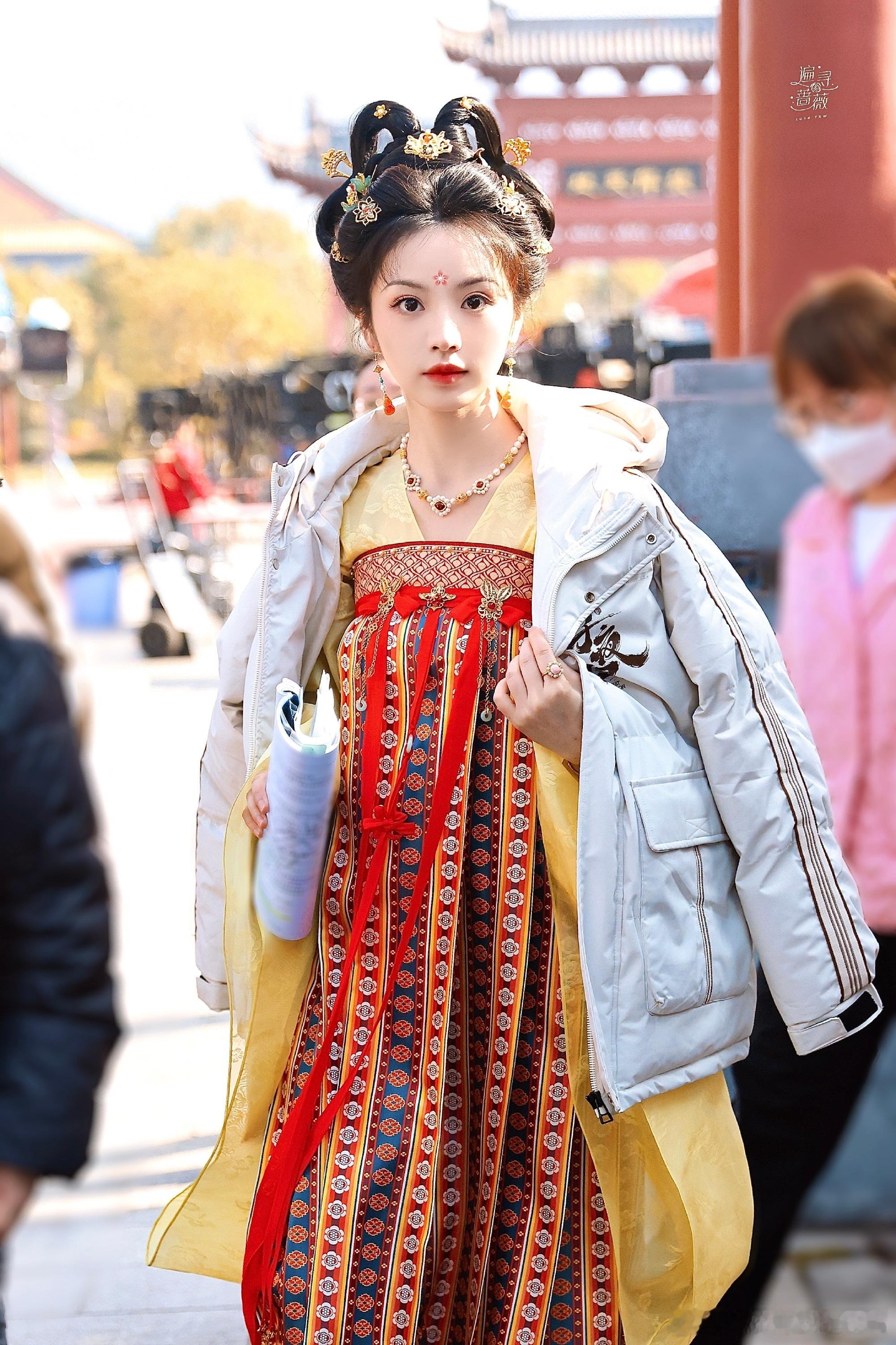 唐朝妆造，三部落地唐朝的古装剧了，体感现在落地最爱搞唐宋。能不能看看明朝，明朝衣