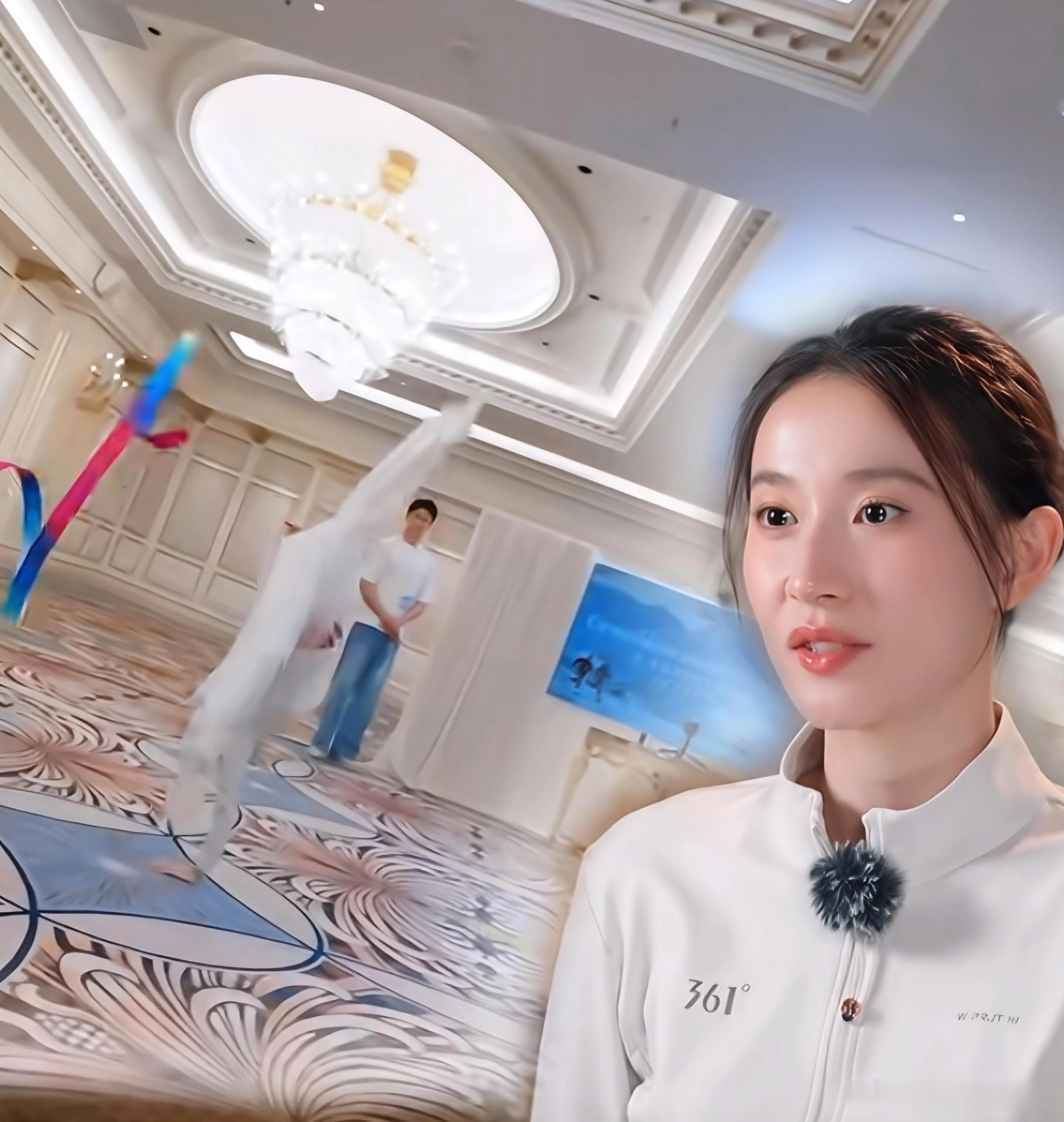 要说现在最得意的就是孙杨了， 他估计也没想到， 自家媳妇只是在节目中跳了一小段艺