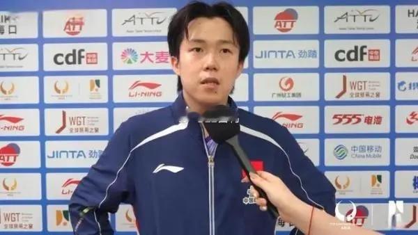 王楚钦从小男孩到王队年少背井离乡逐梦乒乓，年少成名却历经重重考验。在挫折里沉淀心
