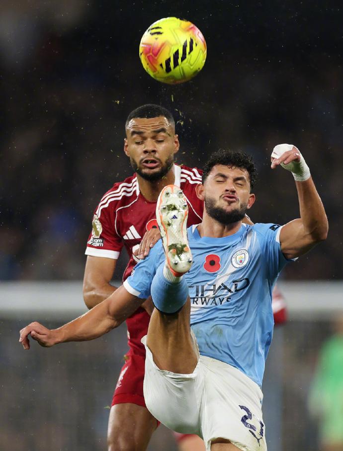 没有绿叶 哪来花开

努内斯本场比赛数据：
5 进攻三区传球
5 对抗成功
4 