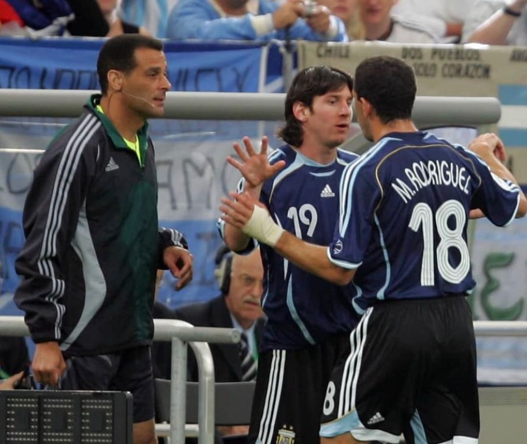 马克西·罗德里格斯ins祝福梅西：生日快乐多年前我遇到了一个非常简单的男孩，今天