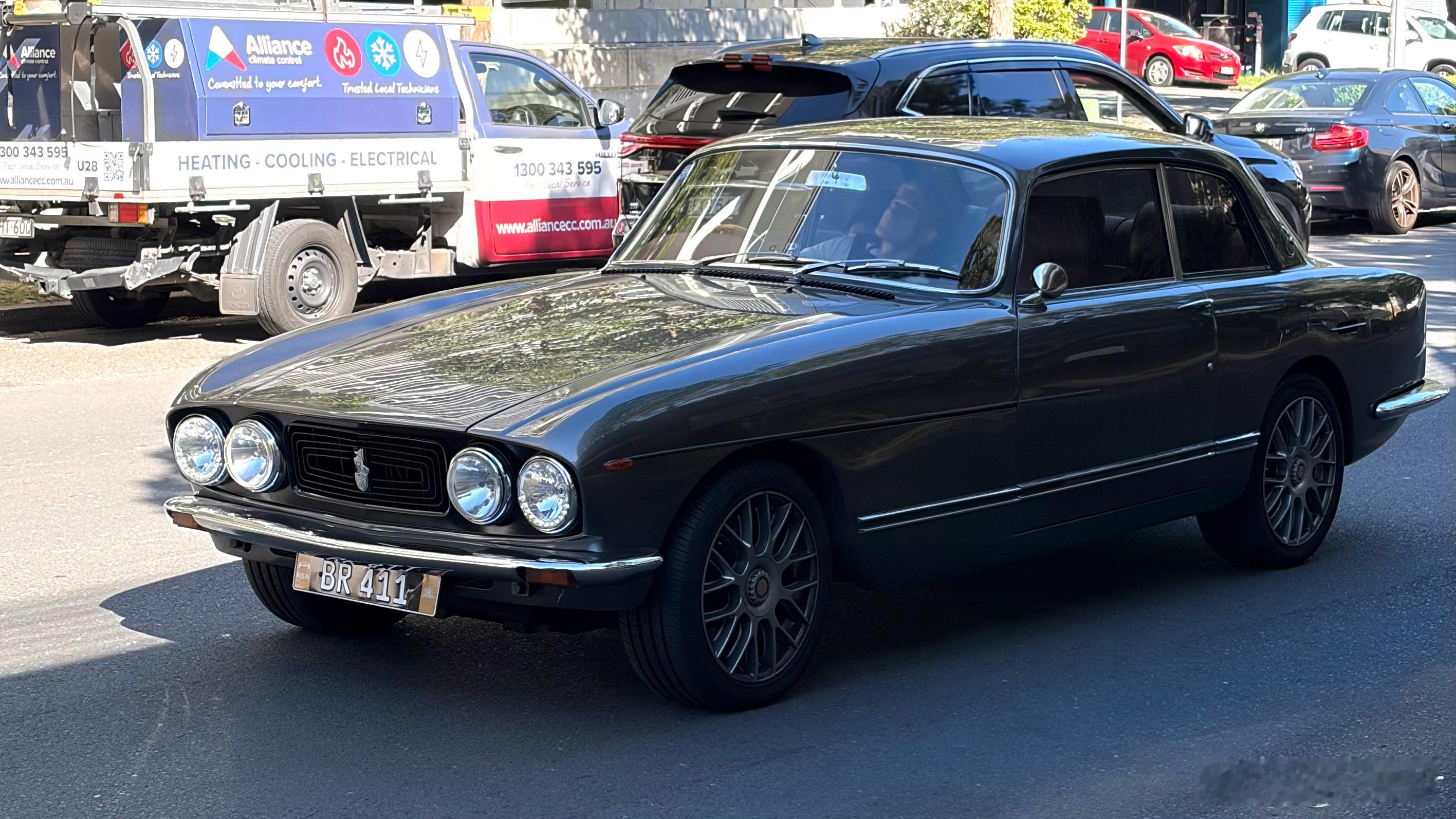 超级稀有的窄快英伦绅士跑车