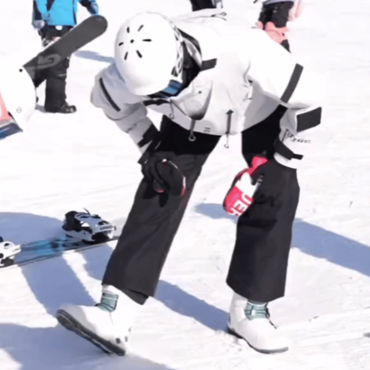 18.0 『9160』坨坨穿得再专业也是笨宝儿来的🤲🏻孙杨挑战滑雪解锁新快乐