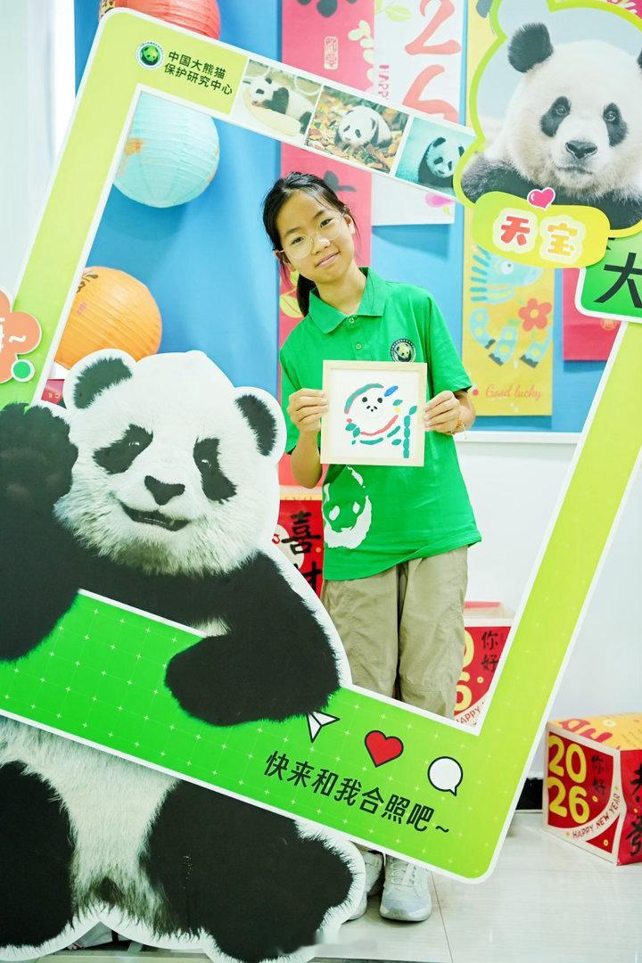 昨天是和国宝🐼近距离接触的一天~羡慕羡慕~今天中午散营回重庆收心咯