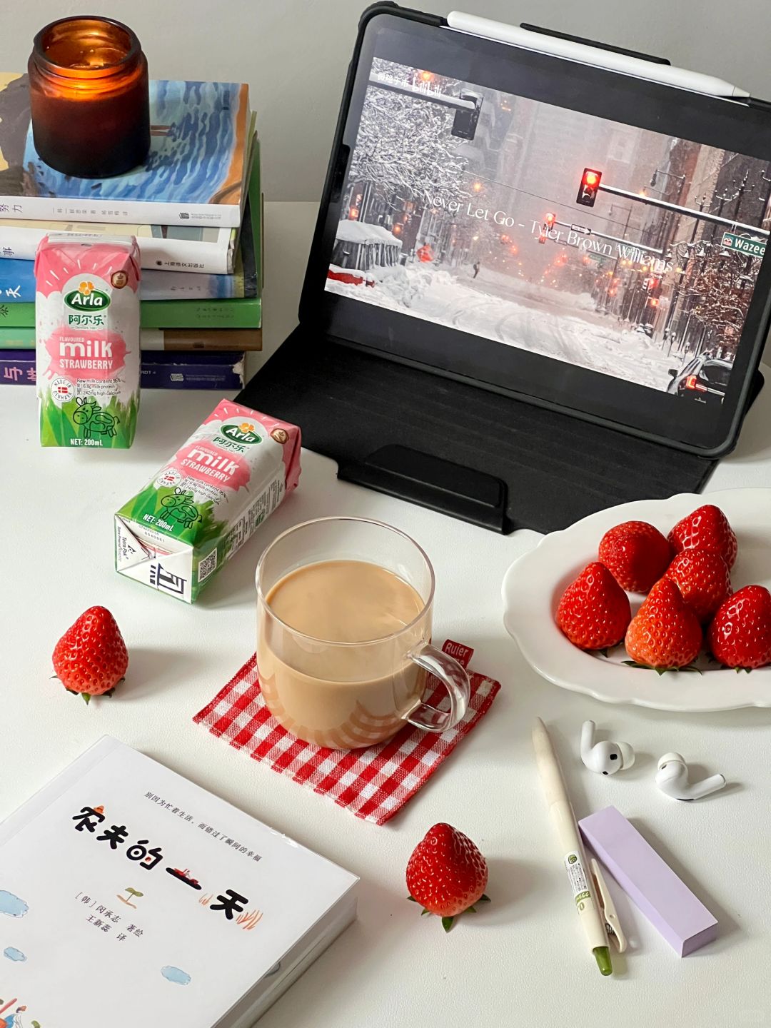 🍓草莓牛奶味的冬天 ❄️