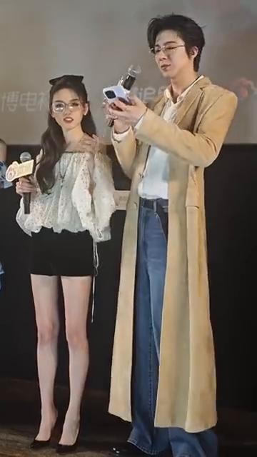 现场有没有朋友可以一块完成好不好？