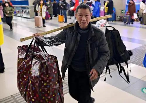 他乡明月照归心：安放“老漂族”的不仅是身体，更是灵魂

今儿咱们不聊那江湖上的快