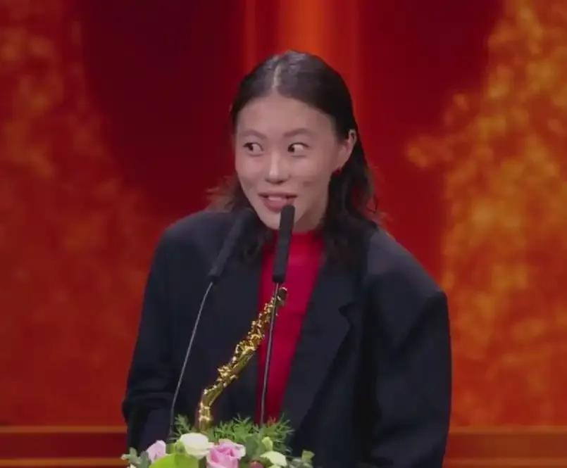 窦靖童新剧翻车真相？观众喊话回去歌坛，看来星二代光环是把双刃剑！

窦靖童主演的