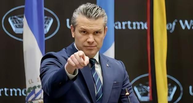 美军这回真是出了大新闻，据美国匿名官员爆料，国防部长赫格塞思直接绕开所有规矩，把