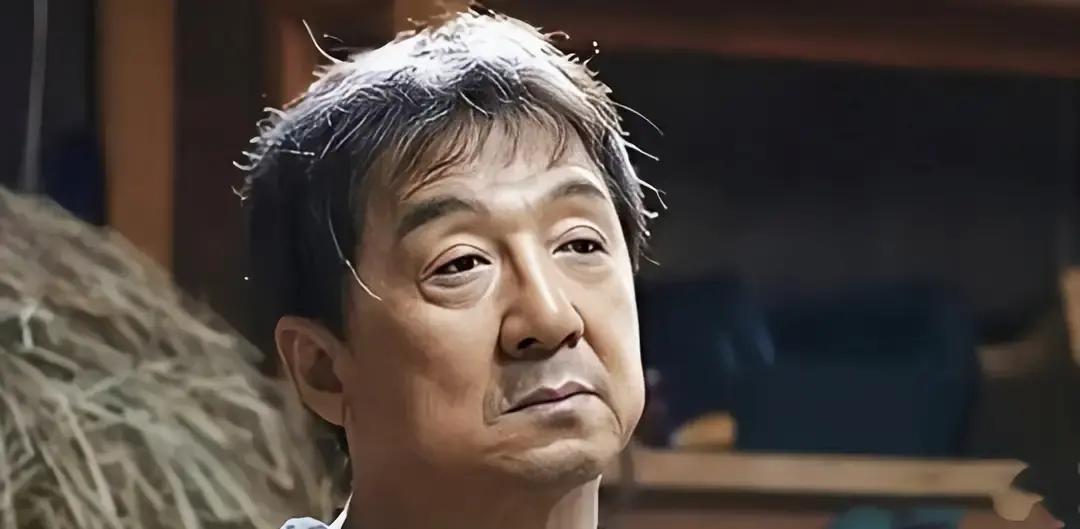 71岁成龙一年只见儿子一次
 
这个频率比很多上班族见老板还低。房祖名在台北开咖