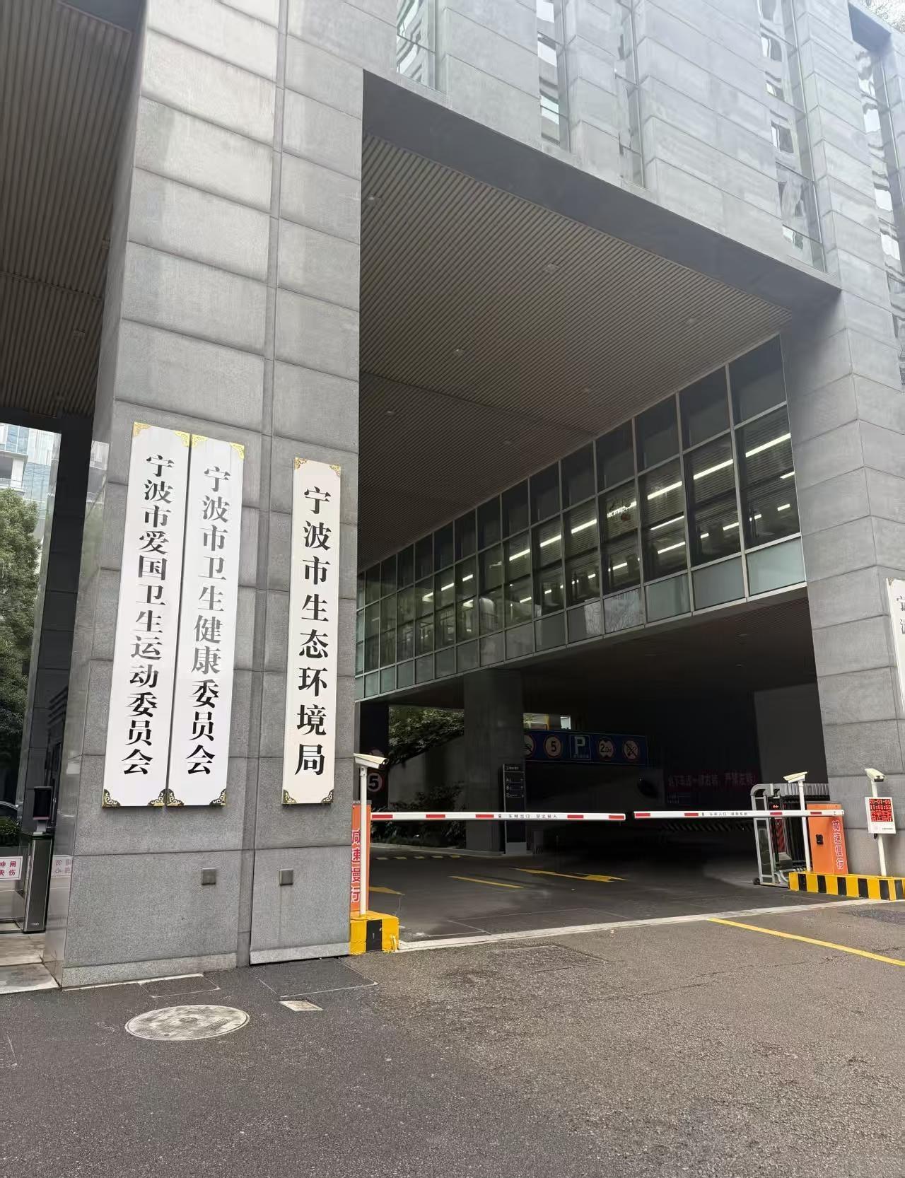 已到现场，守护他们。