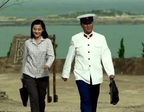 梅婷是中国内地实力派女演员
她演绎了很多令人难忘的影视作品。

梅婷公认的演技巅