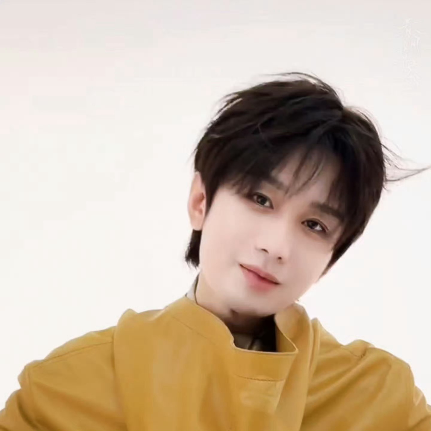 成毅  这个假期过得也太快了吧成毅 你什么时候出来啊小咪！！ 