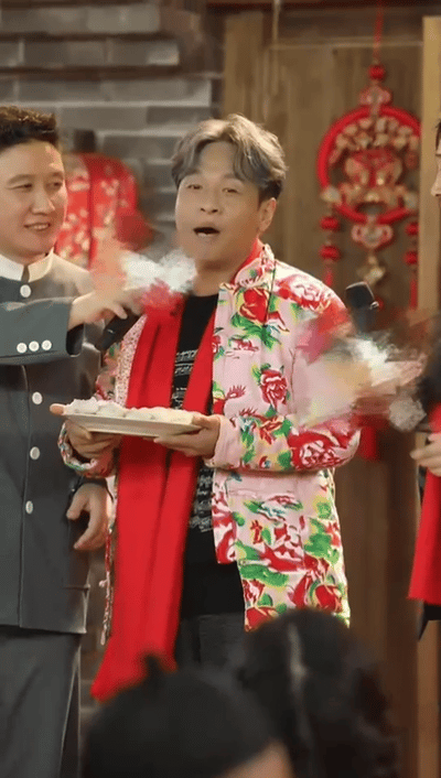 宋小宝彻底闯进idol圈了 东北顶流还是得看宋小宝！一开口就是满满的年味儿，这次