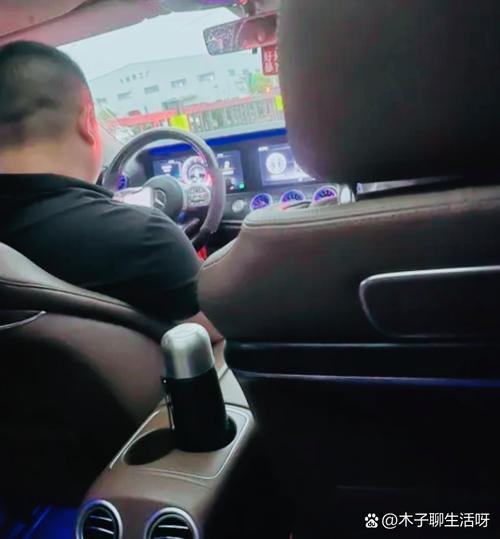 太暖心了！河南，男子从老家回宁波，接了一单顺风车，乘客是一名女子，上车支付了23