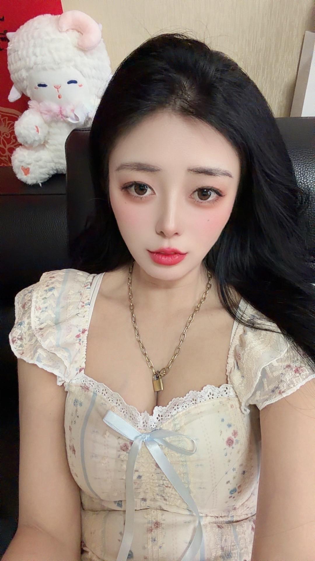 我的爱情呢是单线程的 一次只能爱一个人 一旦爱上别人呢  就证明咱们那...