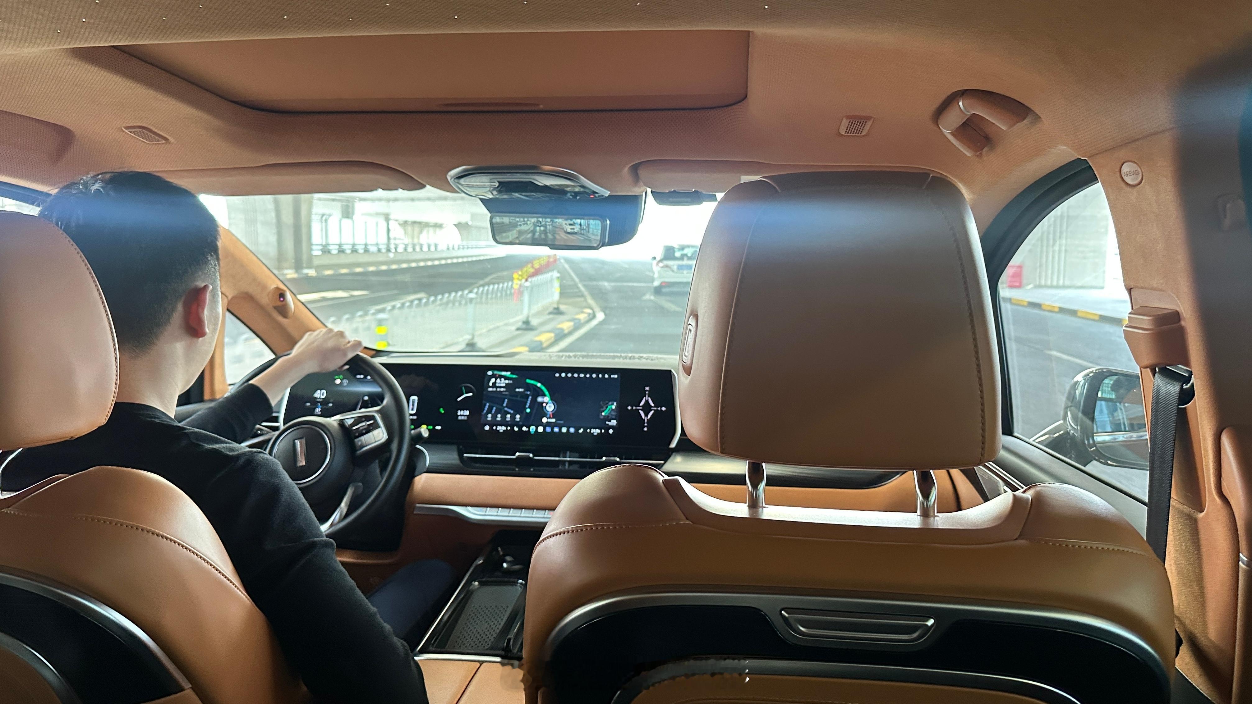 应该是春节前最后一趟出差了。落地大白鲸，下一站驴火之都我与汽车的日常 北京·北京