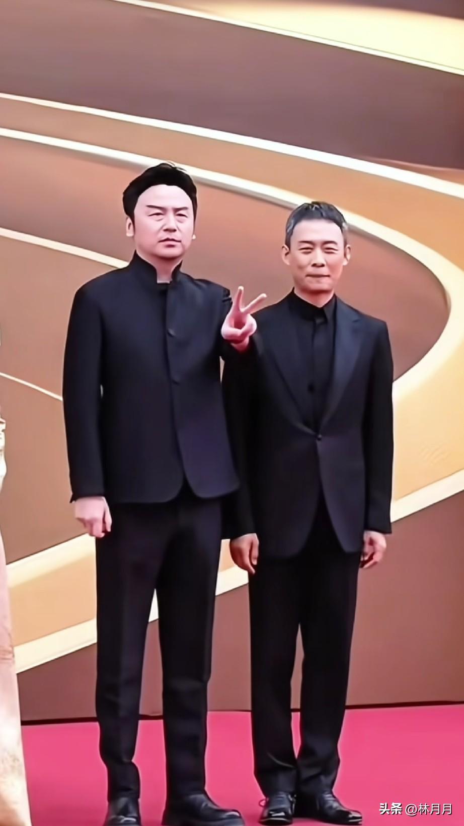 内娱两大影帝同框张嘉译、雷佳音全程搞笑，作为自代喜剧效果的张嘉译，在雷佳音面前就