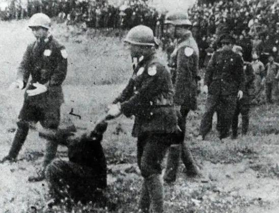 1947年，日本战犯中野久勇谎称拉肚子去上厕所，窜到一间办公室，直接翻窗跳出，然