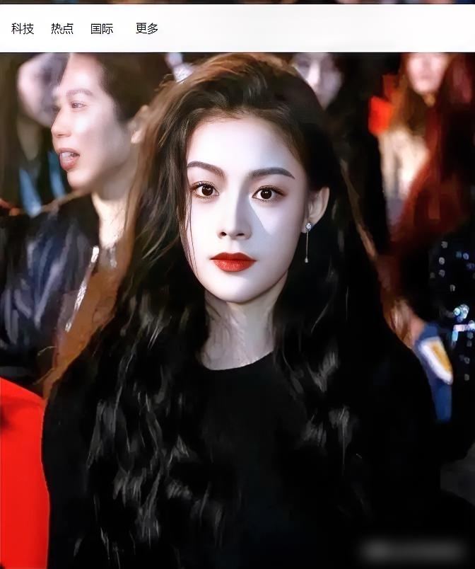 你我指着鼻子骂刚拿武侠片票房亚军的镖人，说它是PPT打戏！
 
有人刷夜戏直接摔