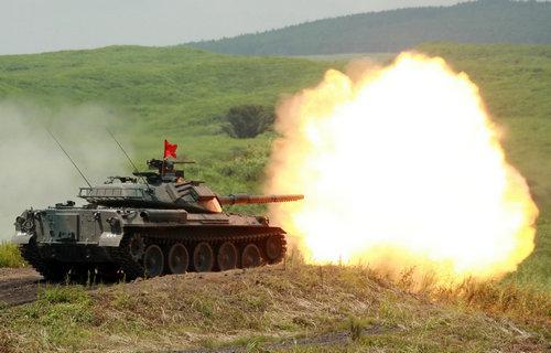 近期日本陆上自卫队发生重大训练事故，一辆被大肆吹捧为亚洲最强的10式主战坦克，在