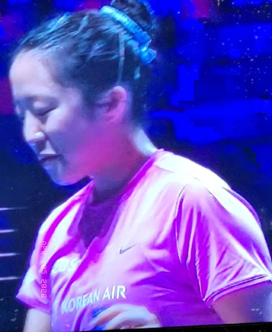 11-7，王曼昱连胜两局，反超比分3-2领先。
这势头锐不可挡啊，高手问对决，此