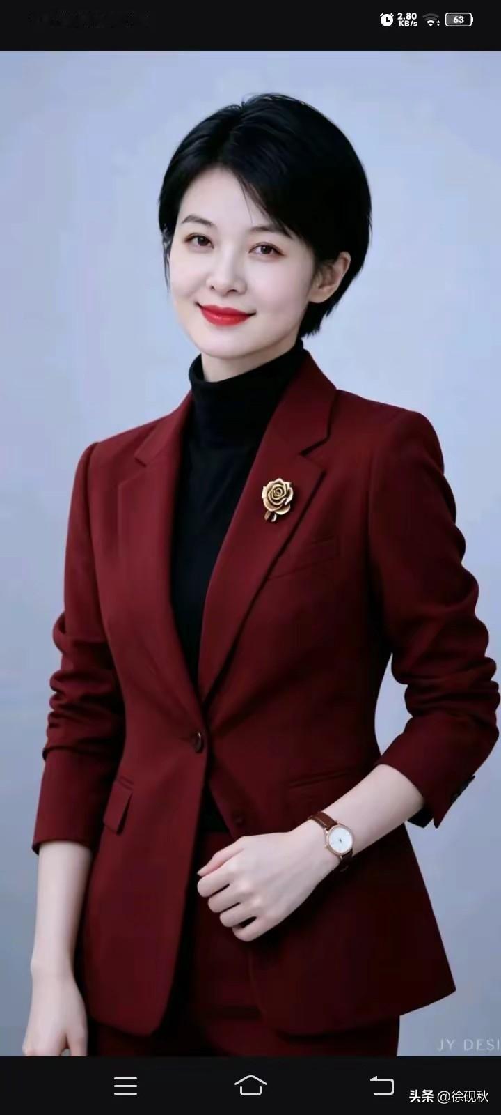 职场女性，气质优雅。
职场之花，光彩照人。
优雅从容，自信满满。
善于沟通，妙语