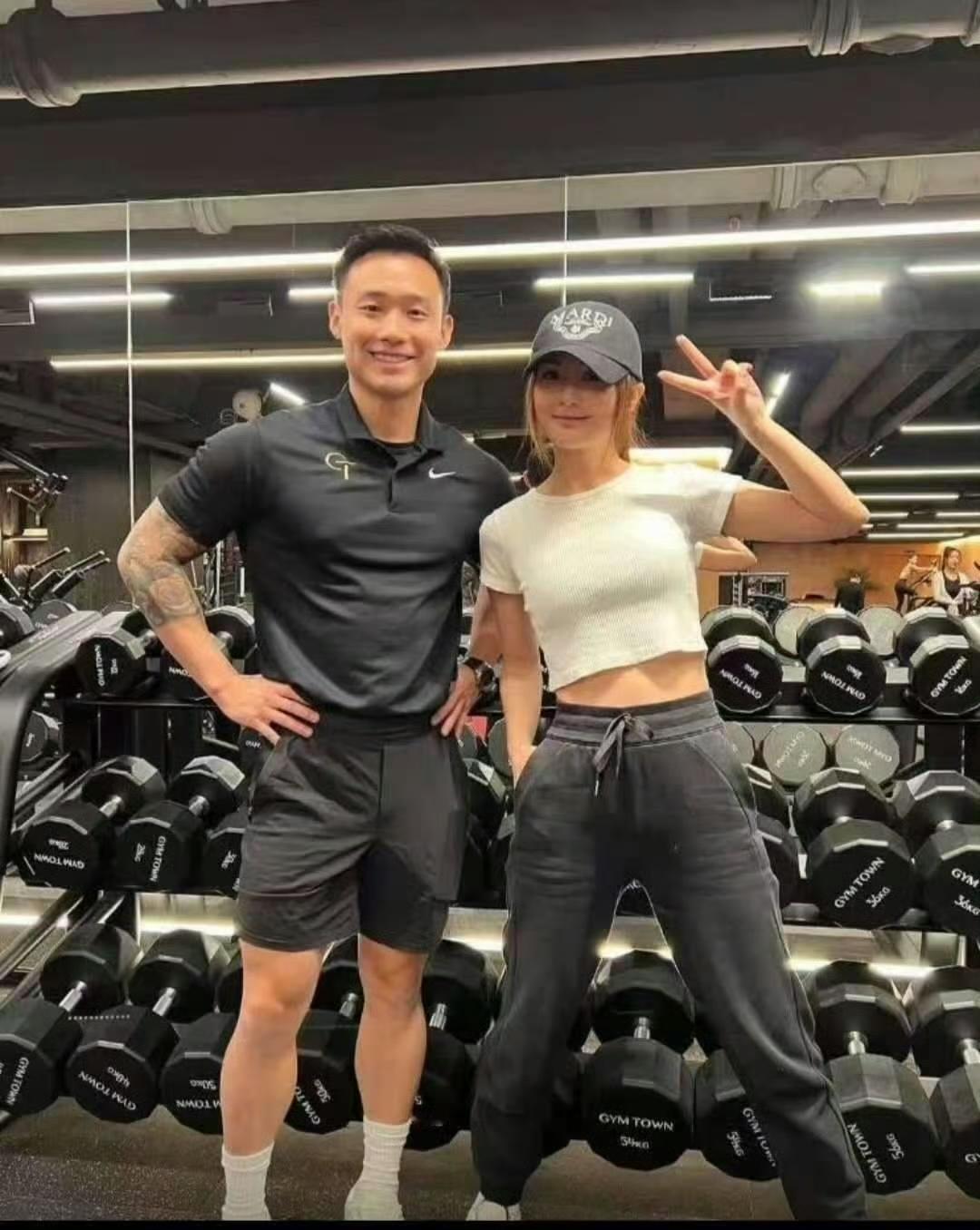 阿Sa公开恋情，男友是比她小9岁的健身教练，引发网友热议。有人质疑男方"吃软饭"