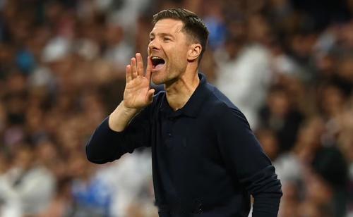 国家德比冲突阿斯称赞阿隆索：多个层面完胜巴萨，终于赢得强强对话皇马在伯纳乌2比1