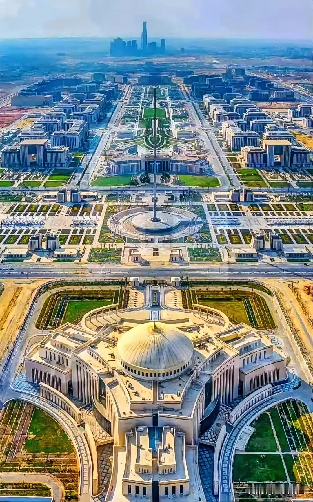 埃及新行政首都，开罗新城区，一眼望去，满满的中国风，堪称新中式的典范之作，又不乏