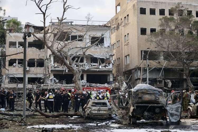 伊朗当局将骚乱归咎于美以颠覆，并启动高级别安全响应；国际社会表达关切，内外力量博