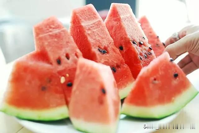 孩子脾胃总是调不好，可能是吃坏的，家长要注意，这6种食物少给孩子吃

如果你家孩
